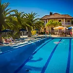 Garden Village Apart-hotel