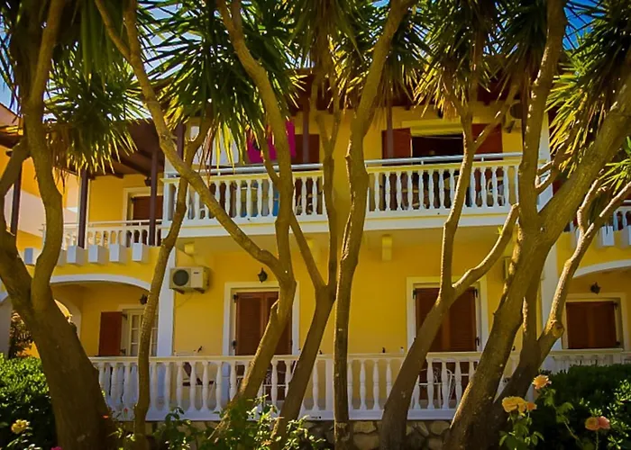 Garden Village Apartmanhotel Alikész